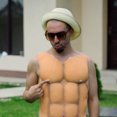 Foto: Skizzo Skillz ne arata ca are cu ce