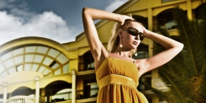 Video: Prada primavara-vara 2012
