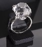 Castiga o bijuterie cu diamant!