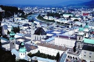 Getreidegasse � cea mai aglomerata strada a Salzburgului