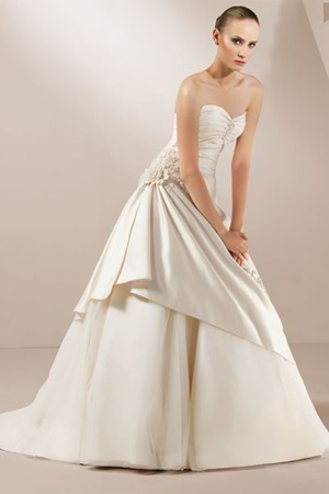 Rochie de mireasa Avangarde Brides.
