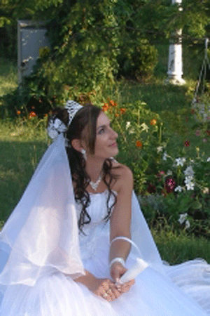 Mada_lina22 a ales o coafurafoarte eleganta si feminina ce se asorteaza