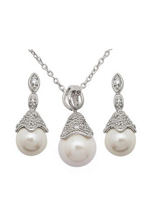 Bijuterii superbe pentru mirese - Set pentru mirese disponibili in magazinele Be Special. - Slide 1 din 17