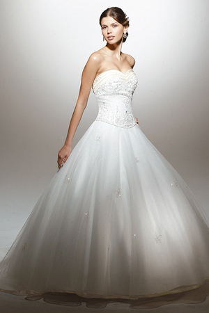 Rochie de mireasa Avangarde Brides.&nbsp;