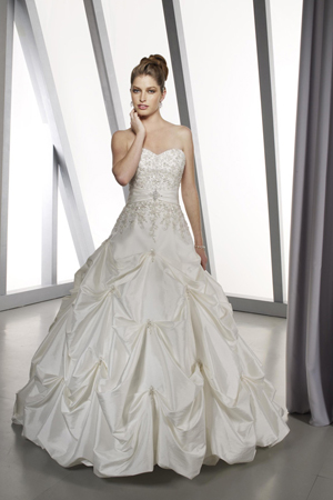 Rochie de mireasa Avangarde Brides.&nbsp;