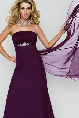Rochie de seara disponibila in magazinele Avangarde Brides.