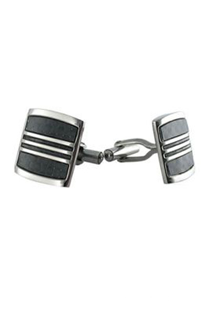 Butoni de camasa disponibili in magazinele Be Special.&nbsp;