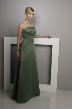 Rochie pentru domnisoare de onoare cu model sofisticat pentru decolteu