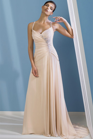 Rochie de mireasa disponibila in magazinele Avangarde Brides, colectia