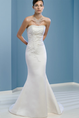 Rochie de mireasa disponibila in magazinele Avangarde Brides, colectia