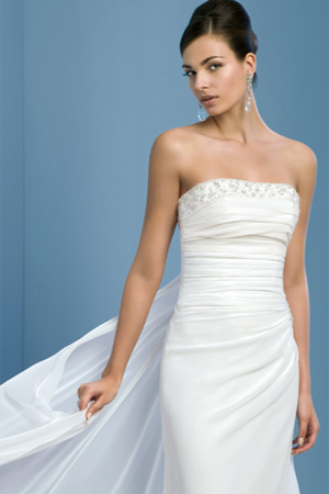 Rochie de mireasa disponibila in magazinele Avangarde Brides, colectia