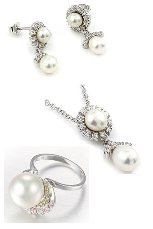 Set de bijuterii pentru mireasa.
Colier disponibil in magazinele