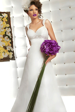 Rochie de mireasa disponibila in magazinele BienSavvy. &nbsp;
