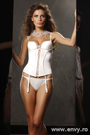 Lnejerie intima disponibila in magazinele Jolidon.