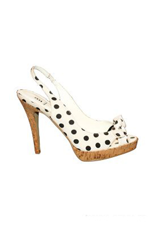 Sandale de ocaize disponibile in magazinele Luca.