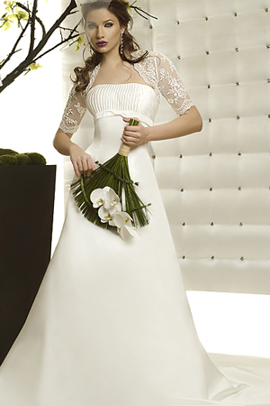 &nbsp; Rcohie de mireasa disponibila in magazinele BienSavvy.