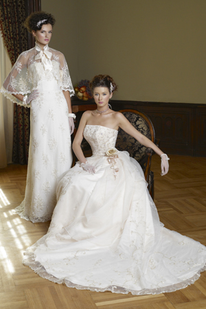 Rochie de mireasa disponibila in magazinele Agnes TOMA.