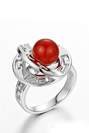 Inel de logodna disponibil in magazinele &nbsp;Be Precious.