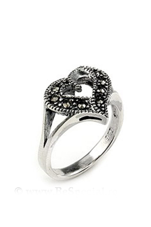 Inel de logodna disponibil in magazinele Be Special.