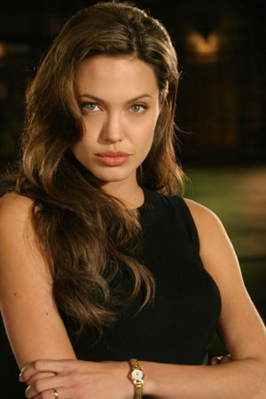 Angelina Jolie, perfectiunea intruchipata - Angelina Jolie - Slide 1 din 12