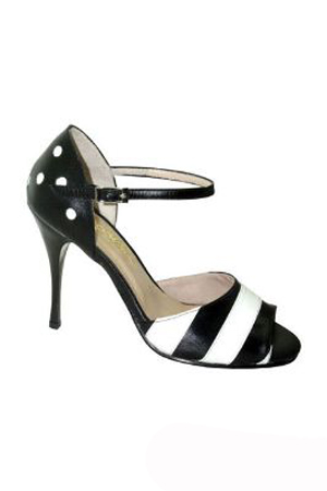 Pantofi de ocazie disponibili in magazinele  &nbsp;Passionshoes.