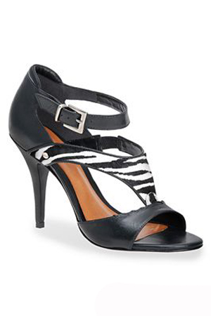 Pantofi de ocazie disponibili in magazinele  Aldo.&nbsp;
