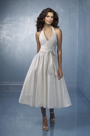 Rochii de mireasa disponibile in magazinele Avangarde Brides.