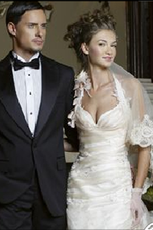 Rochie de mireasa romantica cu bretea dupa gat