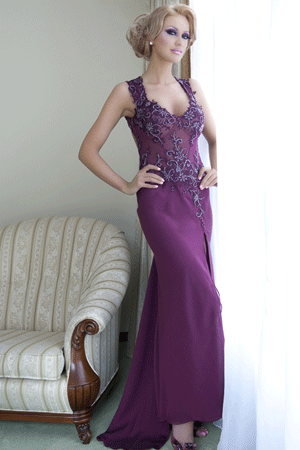 Rochie de ocazie disponibila in magazinele Bien Savvy.