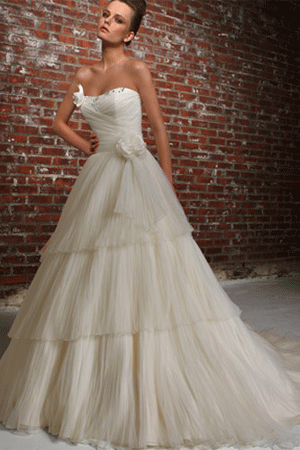 Rochie de mireasa disponibila in magazinele Avangarde Brides, Colectia