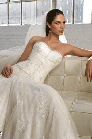 Rochie de mireasa disponibila in magazinele Avangarde Brides, Colectia