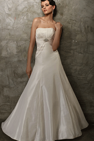 Rochie de mireasa disponibila in magazinele Avangarde Brides, Colectia