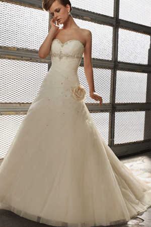 Rochie de mireasa disponibila in magazinele Avangarde Brides, Colectia