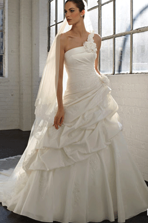 Rochie de mireasa disponibila in magazinele Avangarde Brides, Colectia