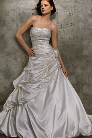 Rochie de mireasa disponibila in magazinele Avangarde Brides, Colectia