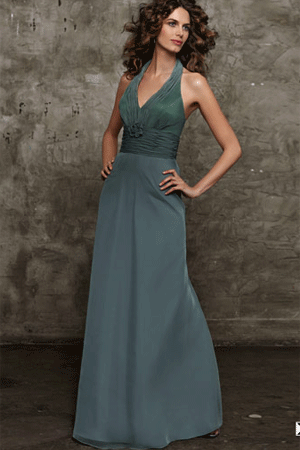 Rochie de seara care accentueaza talia