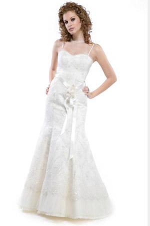 Rochie de mireasa disponibila in magazinele Maya Fashion.&nbsp;