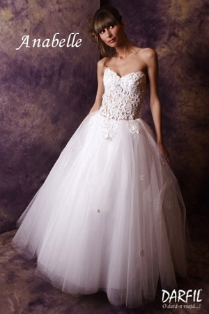 Rochie de mireasa disponibila in magazinele Darfil.&nbsp;
