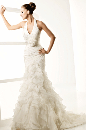 Rochie de mireasa disponibila in magazinele Bien Savvy., colectia
