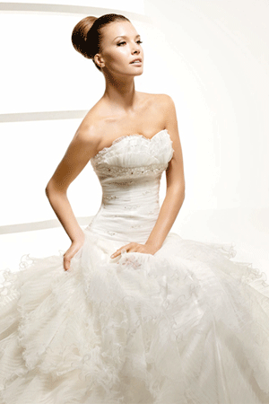 Rochie de mireasa disponibila in magazinele Bien Savvy., colectia