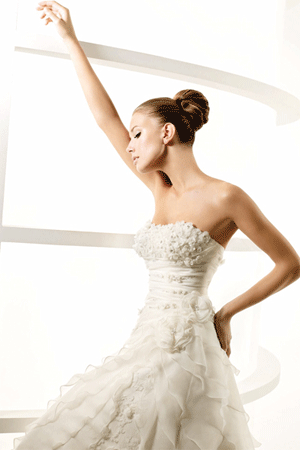 Rochie de mireasa disponibila in magazinele Bien Savvy., colectia