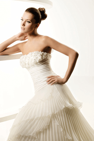 Rochie de mireasa disponibila in magazinele Bien Savvy., colectia