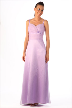 Rochie pentru domnisoarele de onoare disponibila in magazinele Calin