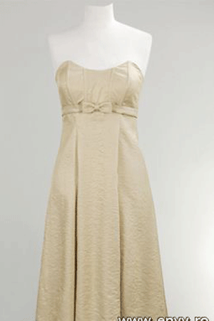 Rochie de ocazie disponibila in magazinele Yokko.