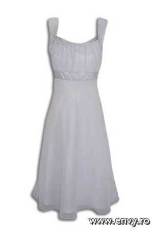 Rochie de ocazie disponibila in magazinele Nichi.