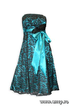 Rochie de ocazie disponibila in magazinele Debenhams.
