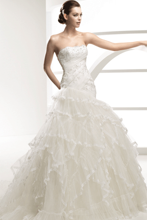 Rochie de mireasa disponibila in magazinele Bien Savyy, colectia
