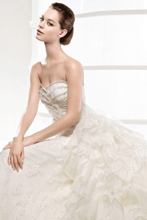 Rochie de mireasa disponibila in magazinele Bien Savyy, colectia