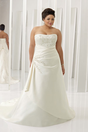 Rochie de mireasa disponibila in magazinele Avangarde Brides, Colectia