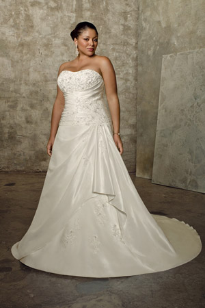 Rochie de mireasa disponibila in magazinele Avangarde Brides, Colectia